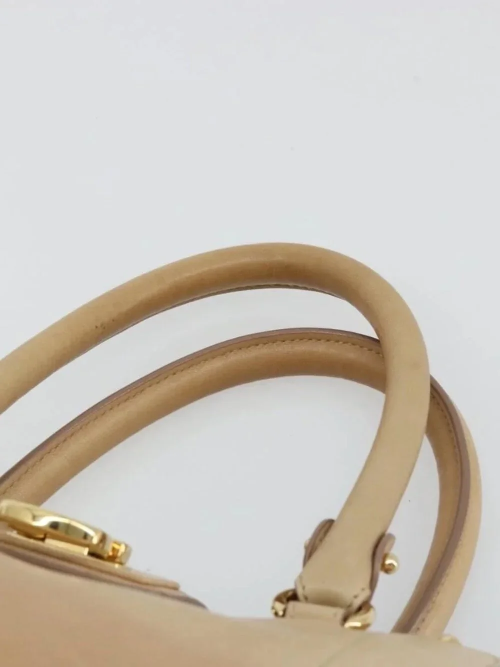 Salvatore Ferragamo Gancini Hand Bag Leather Beige Gold Auth hk2805
